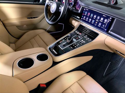 Used 2023 Porsche Panamera 4 Platinum Edition AWD/4WD image 16