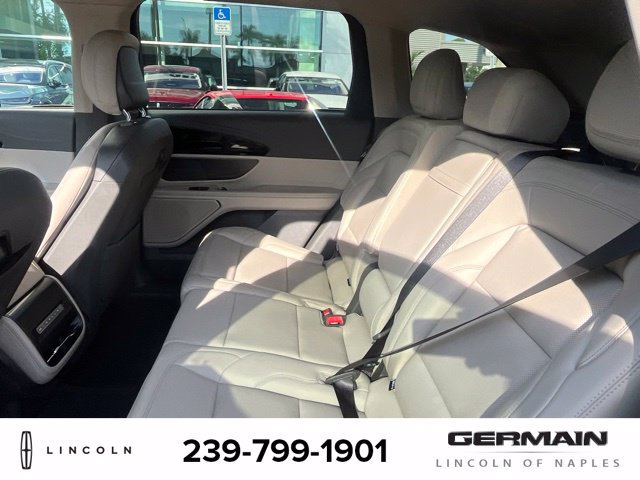 Used 2024 Lincoln Nautilus Premier AWD/4WD image 13