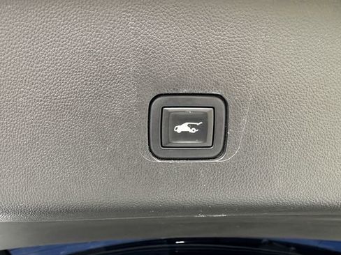 Used 2020 Chevrolet Traverse LT FWD image 20