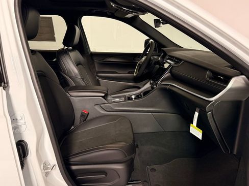 New 2025 Jeep Grand Cherokee L Altitude AWD/4WD image 21