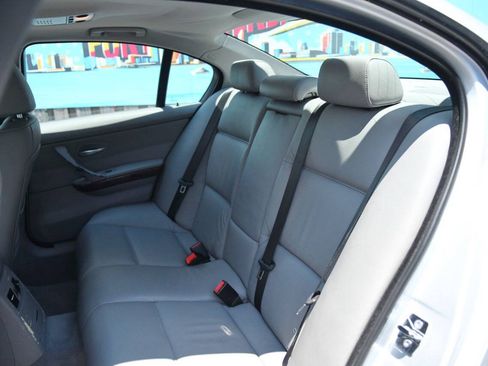 Used 2006 BMW 325i Sedan RWD image 13