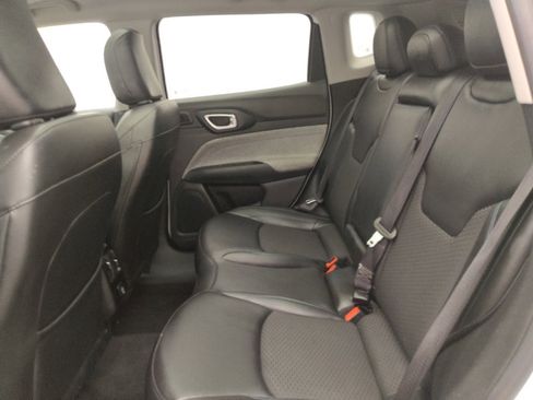 Used 2022 Jeep Compass Latitude w/ Sun and Sound Group image 18