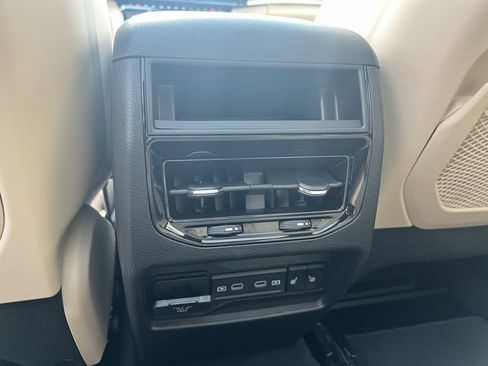 New 2026 Jeep Grand Cherokee Limited image 18