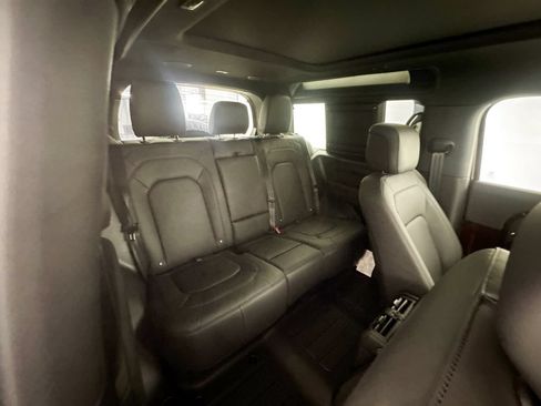 New 2026 Land Rover Defender 90 X-Dynamic SE AWD/4WD image 28