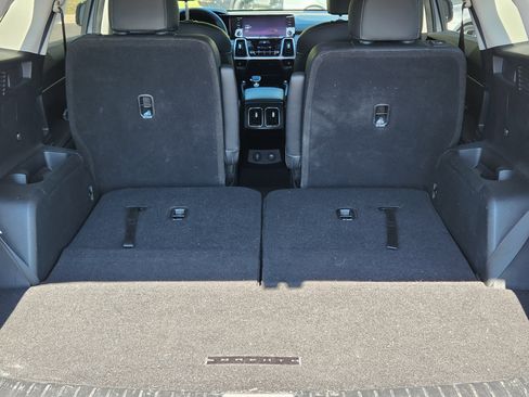 Used 2023 Kia Sorento X-Line EX image 24