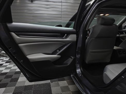 Used 2020 Honda Accord EX image 34