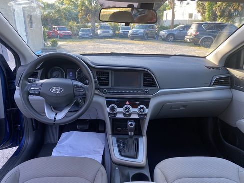 Used 2019 Hyundai Elantra SEL FWD image 17
