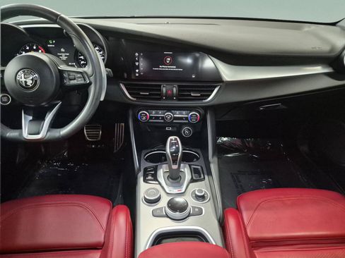 Used 2023 Alfa Romeo Giulia Veloce RWD image 24