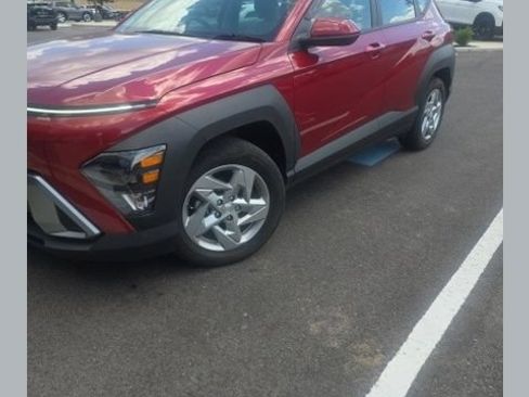 Used 2025 Hyundai Kona SE FWD image 1