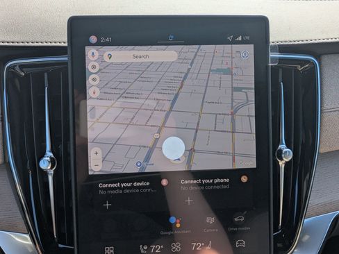 New 2026 Volvo XC90 B6 Plus w/ Protection Package Premier image 11