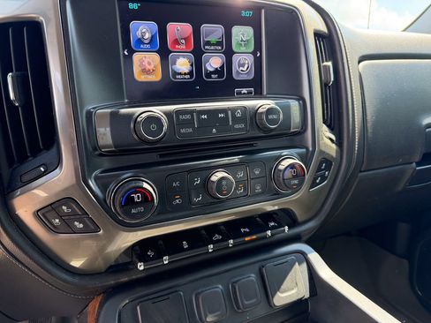 Used 2017 Chevrolet Silverado 1500 High Country AWD/4WD image 23