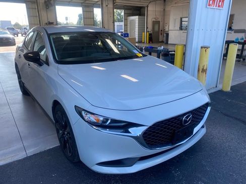 Used 2025 MAZDA MAZDA3 s FWD image 1