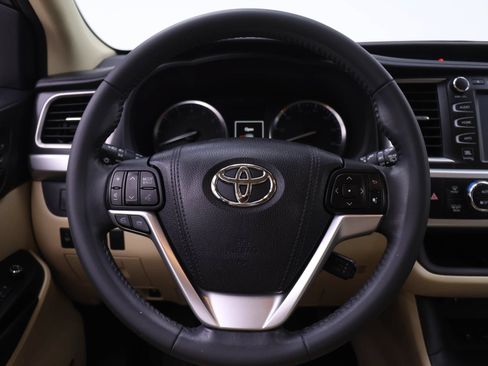 Used 2016 Toyota Highlander Limited AWD/4WD image 12