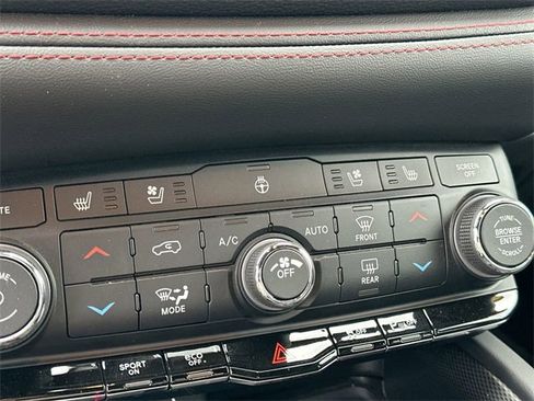 Used 2025 Dodge Durango R/T image 24