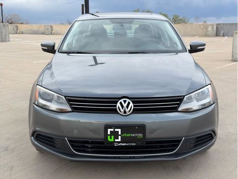 Used 2013 Volkswagen Jetta TDI FWD image 2