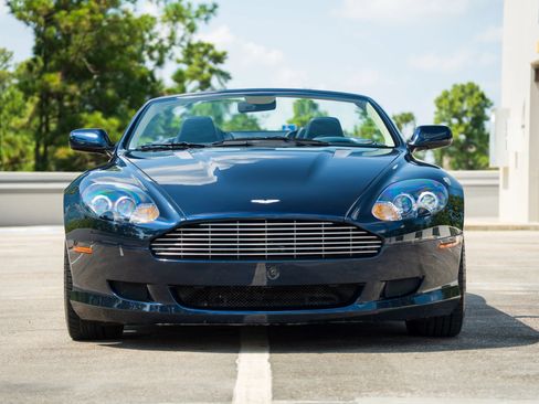 Used 2006 Aston Martin DB9 Volante RWD image 2
