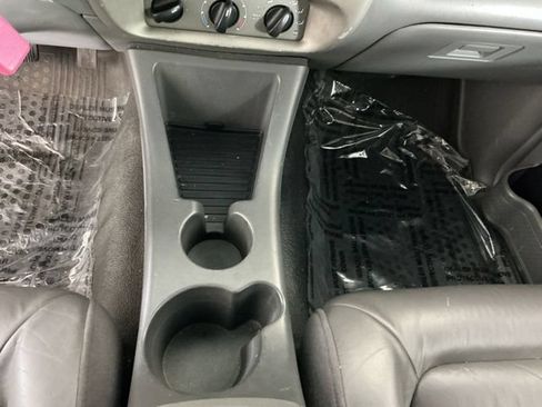Used 2004 Ford Explorer Sport Trac XLT AWD/4WD image 17