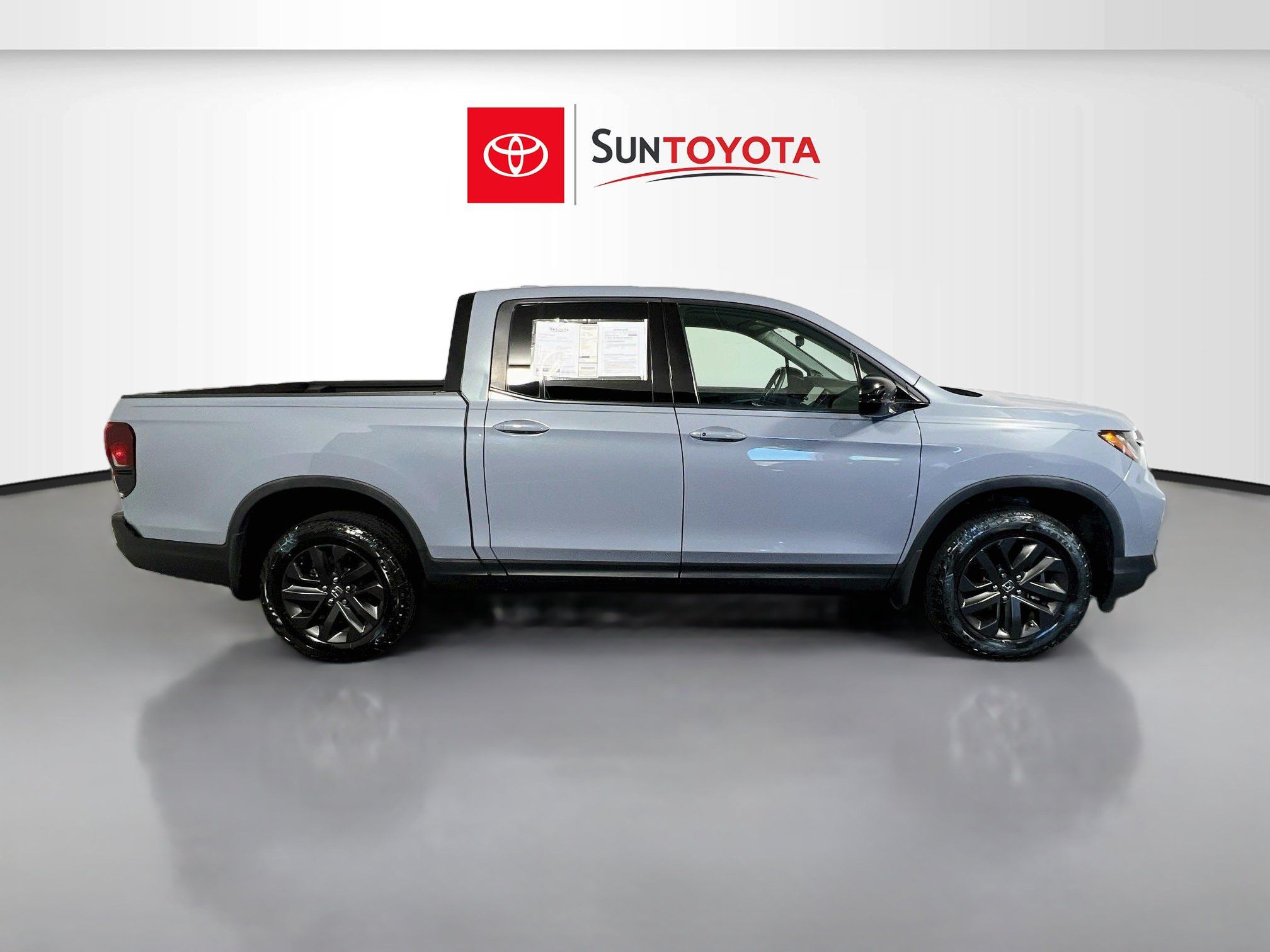 Used 2024 Honda Ridgeline Sport image 2