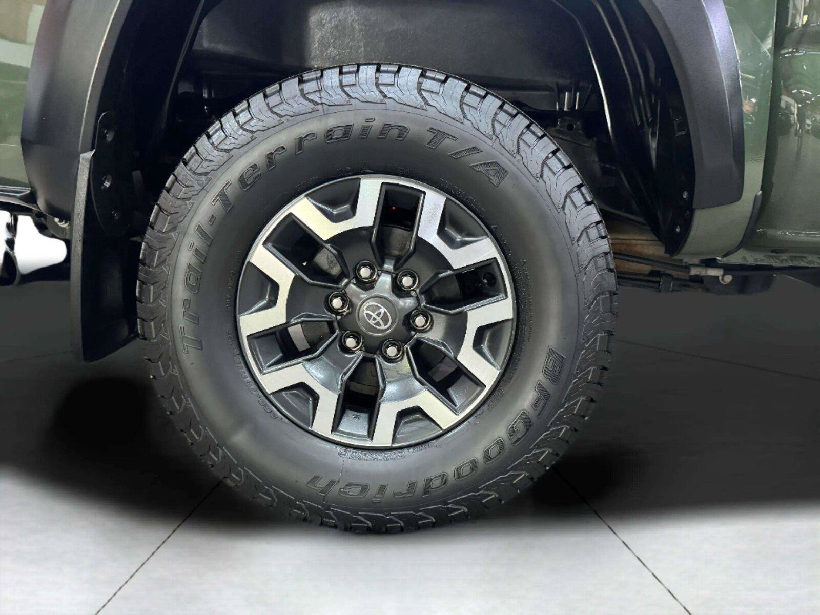 Used 2022 Toyota Tacoma TRD Off-Road AWD/4WD image 42