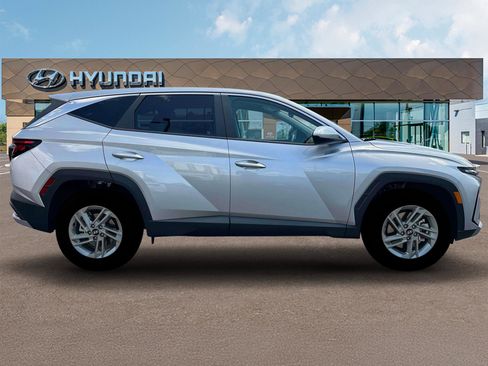 New 2026 Hyundai Tucson SE image 9