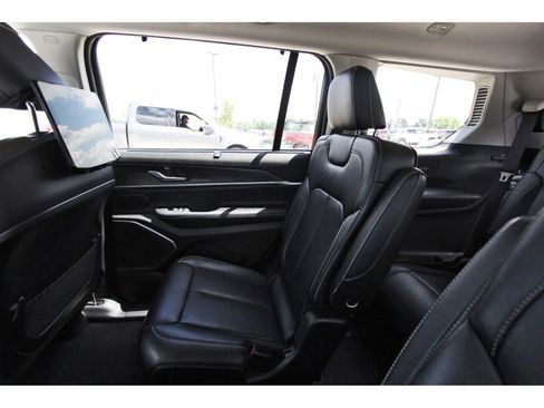 Used 2023 Jeep Grand Cherokee L Limited w/ Luxury Tech Group II RWD image 13