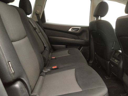 Used 2019 Nissan Pathfinder SV image 19