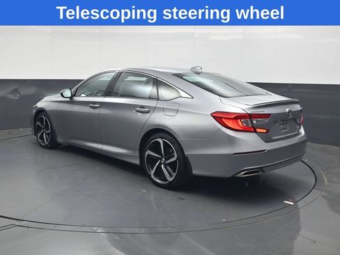 Used 2018 Honda Accord Sport image 6