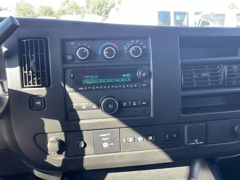 Used 2020 Chevrolet Express 2500 w/ Driver Convenience Package RWD image 18