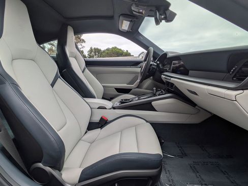 Certified 2025 Porsche 911 Carrera image 24