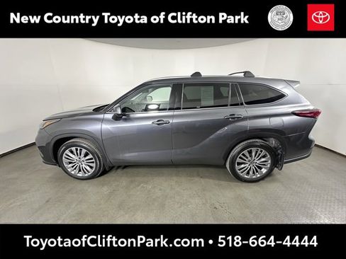 Used 2023 Toyota Highlander Platinum image 6