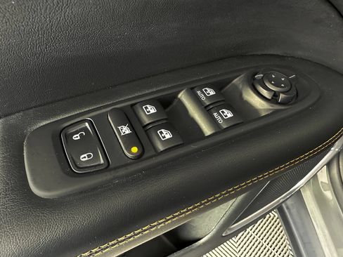 Used 2020 Jeep Compass Limited AWD/4WD image 19