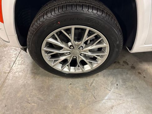 New 2025 Jeep Grand Cherokee L Summit image 27