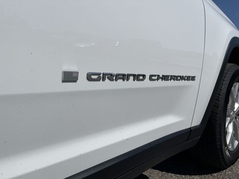 Used 2023 Jeep Grand Cherokee Limited AWD/4WD image 26