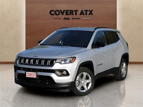 Used 2024 Jeep Compass Latitude image 1