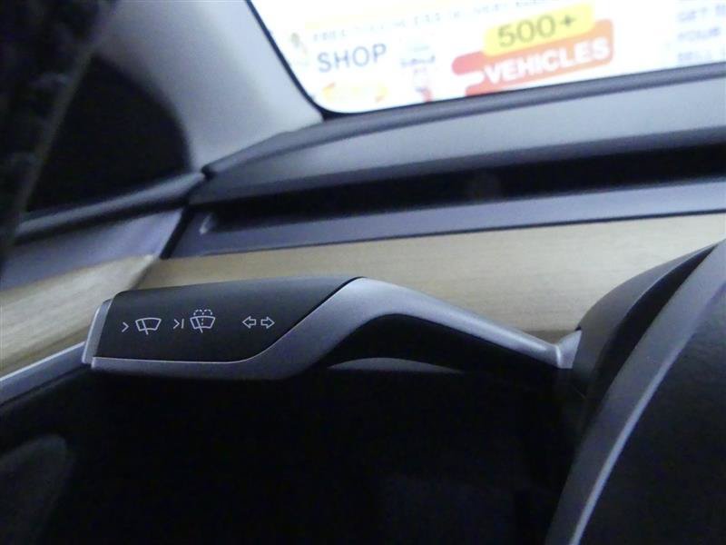 Used 2024 Tesla Model Y Long Range AWD/4WD image 17