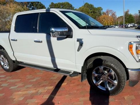 Used 2023 Ford F150 Lariat w/ Max Trailer Tow Package image 3