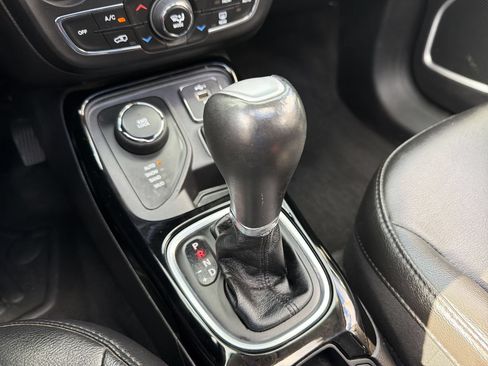 Used 2020 Jeep Compass Latitude AWD/4WD image 35
