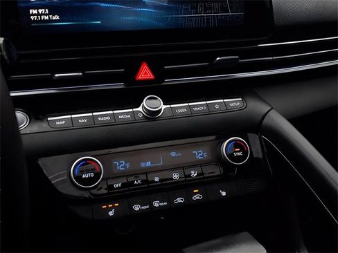 Used 2023 Hyundai Elantra Limited w/ Cargo Package image 8