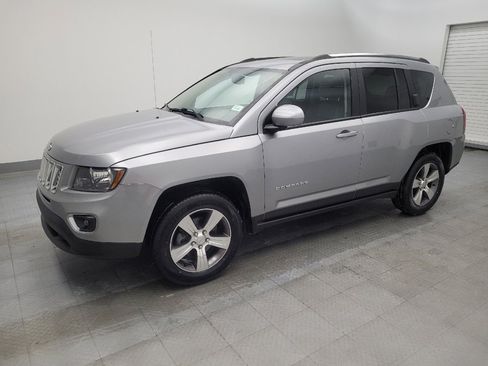 Used 2017 Jeep Compass High Altitude image 2