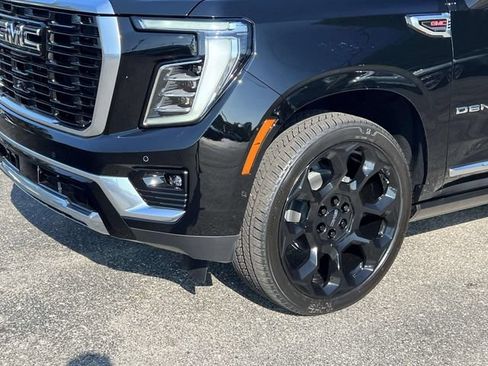 New 2026 GMC Yukon Denali w/ Denali Reserve Package AWD/4WD image 9