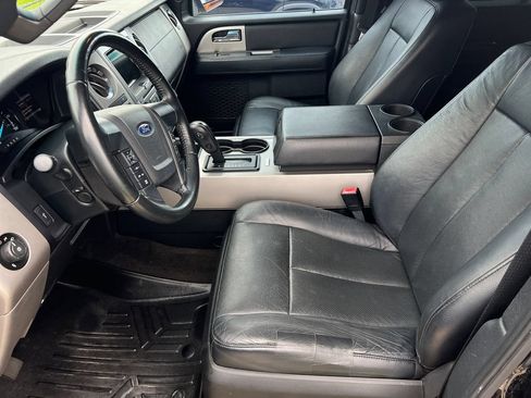 Used 2017 Ford Expedition XLT w/ Equipment Group 202A RWD image 19