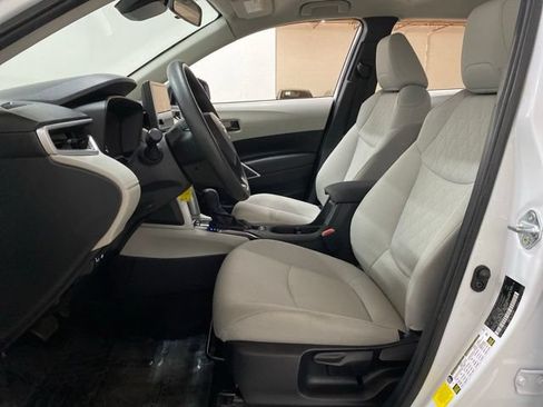 Used 2024 Toyota Corolla Cross L FWD image 57