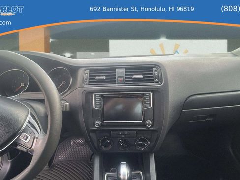 Used 2016 Volkswagen Jetta S image 16