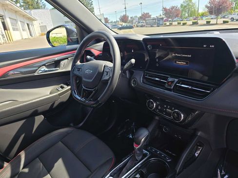 Used 2025 Chevrolet TrailBlazer RS w/ Convenience Package AWD/4WD image 10