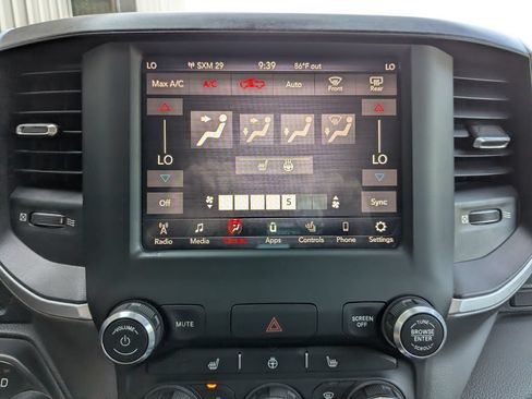 Used 2019 RAM 1500 Big Horn AWD/4WD image 11