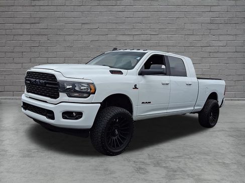 Used 2022 RAM 3500 Big Horn w/ Night Edition AWD/4WD image 6