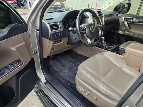 Used 2020 Lexus GX 460 Premium image 16