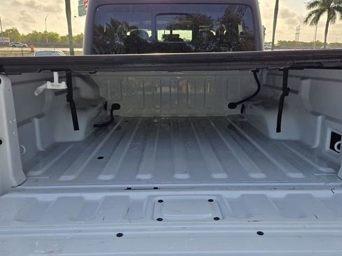 Used 2022 Jeep Gladiator Willys image 13