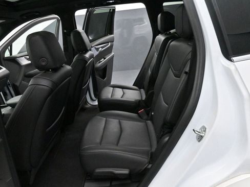 Used 2025 Cadillac XT6 Premium Luxury image 31