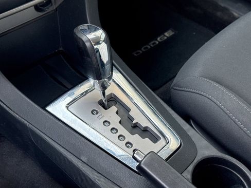 Used 2010 Dodge Avenger SXT FWD image 29